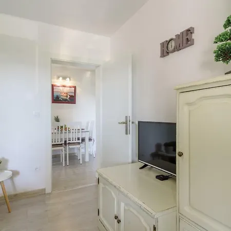 Apartament Marina